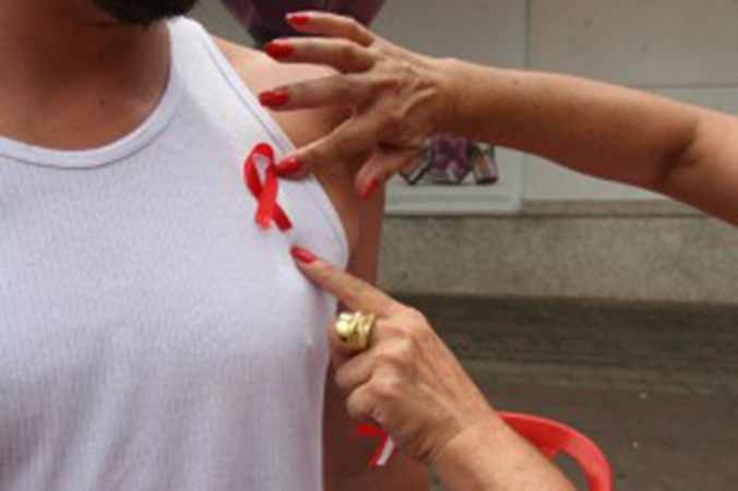 Prevenção e conscientização são essenciais para o enfrentamento à AIDS