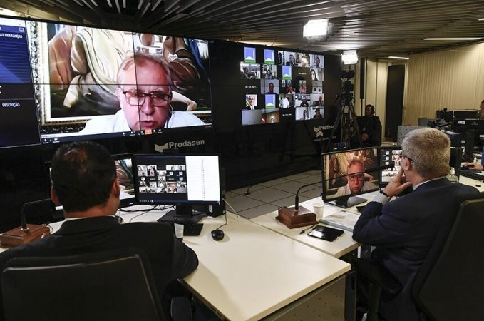 Saúde Pública – Uso de saldo de repasse para saúde por estados e municípios volta à Câmara